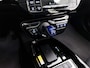 Toyota Prius 1.8 Executive | Schuif/kantel dak | JBL | Head-Up Display | Dodehoek detectie | 360 Camera | Parkeersensoren voor+achter met assistent | Navigatie | Climate Control | Draadloze telefoonlader |