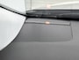 Toyota Prius 1.8 Executive | Schuif/kantel dak | JBL | Head-Up Display | Dodehoek detectie | 360 Camera | Parkeersensoren voor+achter met assistent | Navigatie | Climate Control | Draadloze telefoonlader |