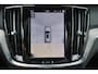 Volvo V60 T6 Recharge AWD Plus Dark - Panorama/schuifdak - IntelliSafe Assist & Surround - 360º Camera - Harman/Kardon audio - Verwarmde voorstoelen, stuur & achterbank - Parkeersensoren voor & achter - Elektr. bedienb. voorstoelen met geheugen - Head up display - Extra getint glas - 19' LMV