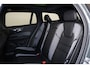 Volvo V60 T6 Recharge AWD Plus Dark - Panorama/schuifdak - IntelliSafe Assist & Surround - 360º Camera - Harman/Kardon audio - Verwarmde voorstoelen, stuur & achterbank - Parkeersensoren voor & achter - Elektr. bedienb. voorstoelen met geheugen - Head up display - Extra getint glas - 19' LMV