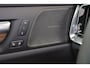 Volvo V60 T6 Recharge AWD Plus Dark - Panorama/schuifdak - IntelliSafe Assist & Surround - 360º Camera - Harman/Kardon audio - Verwarmde voorstoelen, stuur & achterbank - Parkeersensoren voor & achter - Elektr. bedienb. voorstoelen met geheugen - Head up display - Extra getint glas - 19' LMV
