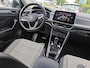Volkswagen T-Roc 1.5 TSI 150pk Style DSG Automaat / Navigatie / LM 18 inch / Camera / Park Assist / LED / APP