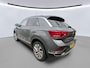 Volkswagen T-Roc 1.5 TSI 150pk Style DSG Automaat / Navigatie / LM 18 inch / Camera / Park Assist / LED / APP