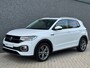 Volkswagen T-Cross 1.0 TSI R-line | Carplay | Trekhaak | Keyless | Dodehoek assistent | ACC | Rijstrook assistent | Camera | DAB |