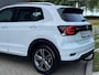 Volkswagen T-Cross 1.0 TSI R-line | Carplay | Trekhaak | Keyless | Dodehoek assistent | ACC | Rijstrook assistent | Camera | DAB |