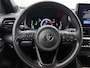 Toyota Yaris Cross 1.5 Hybrid 130 Dynamic Comfort Pack | BTW voertuig | Dodehoek detectie | Parkeersensoren voor+achter | Stoel+stuurverwarming | Elektrisch verstel/inklapbare buitenspiegels | Draadloze telefoonlader | Navigatie | Apple CarPlay/A