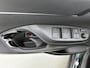 Toyota Yaris Cross 1.5 Hybrid 130 Dynamic Comfort Pack | BTW voertuig | Dodehoek detectie | Parkeersensoren voor+achter | Stoel+stuurverwarming | Elektrisch verstel/inklapbare buitenspiegels | Draadloze telefoonlader | Navigatie | Apple CarPlay/A