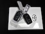 Toyota Yaris Cross 1.5 Hybrid 130 Dynamic Comfort Pack | BTW voertuig | Dodehoek detectie | Parkeersensoren voor+achter | Stoel+stuurverwarming | Elektrisch verstel/inklapbare buitenspiegels | Draadloze telefoonlader | Navigatie | Apple CarPlay/A