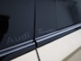 Audi Q7 60 TFSI e quattro Pro Line S Competition 490 PK l Adaptive cruise control + emergency ass. l Luchtvering l Glazen panoramadak l Vierwielbesturing l 360 graden camera l Head-up display l Elektrisch verstelbaar stuur l HD-matrix met laser l Elektr. verstelbare stoelen met geheugen l Elektrisch sluithulp portieren l Alarm Klasse III l Trekhaak