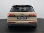 Audi Q7 60 TFSI e quattro Pro Line S Competition 490 PK l Adaptive cruise control + emergency ass. l Luchtvering l Glazen panoramadak l Vierwielbesturing l 360 graden camera l Head-up display l Elektrisch verstelbaar stuur l HD-matrix met laser l Elektr. verstelbare stoelen met geheugen l Elektrisch sluithulp portieren l Alarm Klasse III l Trekhaak