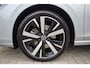 Volkswagen Golf 1.5 eHybrid 204pk Life Edition | SoH 100% | Trekhaak | Achteruitrijcamera | Blindspot Assist