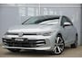 Volkswagen Golf 1.5 eHybrid 204pk Life Edition | SoH 100% | Trekhaak | Achteruitrijcamera | Blindspot Assist