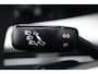 Volkswagen Golf 1.5 eHybrid 204pk Life Edition | SoH 100% | Trekhaak | Achteruitrijcamera | Blindspot Assist