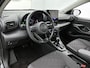 Toyota Yaris 1.5 Hybrid 115 Dynamic Comfort Pack | BTW voertuig | Dodehoek detectie | Parkeersensoren voor+achter | Stoel+stuurverwarming | Elektrisch verstel/inklapbare buitenspiegels | Draadloze telefoonlader | Navigatie | Apple CarPlay/A