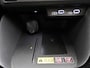 Toyota Yaris 1.5 Hybrid 115 Dynamic Comfort Pack | BTW voertuig | Dodehoek detectie | Parkeersensoren voor+achter | Stoel+stuurverwarming | Elektrisch verstel/inklapbare buitenspiegels | Draadloze telefoonlader | Navigatie | Apple CarPlay/A