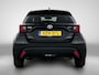 Toyota Yaris 1.5 Hybrid 115 Dynamic Comfort Pack | BTW voertuig | Dodehoek detectie | Parkeersensoren voor+achter | Stoel+stuurverwarming | Elektrisch verstel/inklapbare buitenspiegels | Draadloze telefoonlader | Navigatie | Apple CarPlay/A
