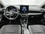 Toyota Yaris 1.5 Hybrid 115 Dynamic Comfort Pack | BTW voertuig | Dodehoek detectie | Parkeersensoren voor+achter | Stoel+stuurverwarming | Elektrisch verstel/inklapbare buitenspiegels | Draadloze telefoonlader | Navigatie | Apple CarPlay/A