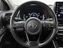 Toyota Yaris 1.5 Hybrid 115 Dynamic Comfort Pack | BTW voertuig | Dodehoek detectie | Parkeersensoren voor+achter | Stoel+stuurverwarming | Elektrisch verstel/inklapbare buitenspiegels | Draadloze telefoonlader | Navigatie | Apple CarPlay/A