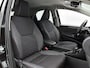 Toyota Yaris 1.5 Hybrid 115 Dynamic Comfort Pack | BTW voertuig | Dodehoek detectie | Parkeersensoren voor+achter | Stoel+stuurverwarming | Elektrisch verstel/inklapbare buitenspiegels | Draadloze telefoonlader | Navigatie | Apple CarPlay/A
