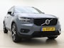 Volvo XC40 T5 262PK Recharge R-Design | Blis | Climate Control | Keyless | Trekhaak | Donker hemel |