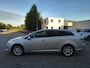 Toyota Avensis Wagon 2.0 VVTi Business in Nederland nieuw geleverde auto met trekhaak,navigatie,cruise controle en camera.