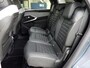 Peugeot e-5008 GT Exclusive 73 kWh 7p | Fase 3 laden | SOH 99% | Lederen bekleding | Massage | Trekhaak | 20 Inch | NL auto |