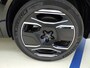 Peugeot e-5008 GT Exclusive 73 kWh 7p | Fase 3 laden | SOH 99% | Lederen bekleding | Massage | Trekhaak | 20 Inch | NL auto |