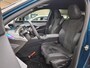Peugeot e-5008 GT Avantage 73 kWh 7p | Fase 3 laden | SOH 97% | Luxe stoelen | Elektrische verstelbare stoelen | Alcantara | NL auto |