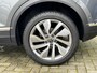 Volkswagen T-Roc 1.5 TSI 150pk Automaat / Panoramadak / Leder / IQ Light / Camera