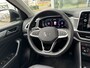 Volkswagen T-Roc 1.5 TSI 150pk Automaat / Panoramadak / Leder / IQ Light / Camera