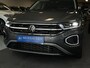 Volkswagen T-Roc 1.5 TSI 150pk Automaat / Panoramadak / Leder / IQ Light / Camera
