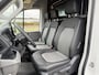 Volkswagen Crafter 30 2.0 TDI L3H3 Trendline Navigatie - Bijrijdersbank - Camera - Laadruimte betimmering - Trekhaak - Cruise control