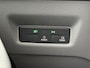 Volkswagen Crafter 30 2.0 TDI L3H3 Trendline Navigatie - Bijrijdersbank - Camera - Laadruimte betimmering - Trekhaak - Cruise control