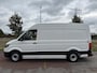 Volkswagen Crafter 30 2.0 TDI L3H3 Trendline Navigatie - Bijrijdersbank - Camera - Laadruimte betimmering - Trekhaak - Cruise control