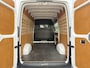 Volkswagen Crafter 30 2.0 TDI L3H3 Trendline Navigatie - Bijrijdersbank - Camera - Laadruimte betimmering - Trekhaak - Cruise control