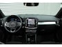 Volvo EC40 Single Motor Extended Range Plus Black Ed. 82 kWh | Stock Special | Eerste registratie september 2026 | Visual Park Assist met 360° Camera | Harman/Kardon | Vast Panoramadak | Elektrisch Verstelbare Voorstoelen Met Geheugen | Connect Microtech/Nubuck Bekleding | BLIS | Adaptive Cruise Control | Stoelverwarming Voor- en Achter | Stuurverwarming | Pilot Assist | Elektrische Achterklep Met Sensorsturing | Keyless |