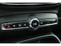 Volvo EC40 Single Motor Extended Range Plus Black Ed. 82 kWh | Stock Special | Eerste registratie september 2026 | Visual Park Assist met 360° Camera | Harman/Kardon | Vast Panoramadak | Elektrisch Verstelbare Voorstoelen Met Geheugen | Connect Microtech/Nubuck Bekleding | BLIS | Adaptive Cruise Control | Stoelverwarming Voor- en Achter | Stuurverwarming | Pilot Assist | Elektrische Achterklep Met Sensorsturing | Keyless |