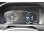 Volvo XC90 2.0 T8 Recharge AWD R-Design l Long range l Luchtvering l 360° camera l Head-up display l Bowers & Wilkins High-end Audio l Stoel- & stuurwielverwarming l Trekhaak l Panoramisch schuif-/kanteldak l BLIS l Adaptieve cruise control l Pilot Assist l Sportstoelen l 21 Inch l
