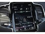 Volvo XC90 2.0 T8 Recharge AWD R-Design l Long range l Luchtvering l 360° camera l Head-up display l Bowers & Wilkins High-end Audio l Stoel- & stuurwielverwarming l Trekhaak l Panoramisch schuif-/kanteldak l BLIS l Adaptieve cruise control l Pilot Assist l Sportstoelen l 21 Inch l