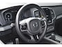 Volvo XC90 2.0 T8 Recharge AWD R-Design l Long range l Luchtvering l 360° camera l Head-up display l Bowers & Wilkins High-end Audio l Stoel- & stuurwielverwarming l Trekhaak l Panoramisch schuif-/kanteldak l BLIS l Adaptieve cruise control l Pilot Assist l Sportstoelen l 21 Inch l
