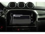 Suzuki Vitara 1.4 Boosterjet Style Smart Hybrid | Climate control | Cruise control adaptive | Navigatie | Apple car play, Android auto | Stoelverwarming | Trekhaak | Panoramadak |