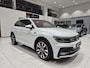 Volkswagen Tiguan 1.5 TSI ACT R-line | Panoramadak | Massage | Adaptieve cruise control | Stoelverwarming |