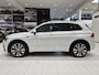 Volkswagen Tiguan 1.5 TSI ACT R-line | Panoramadak | Massage | Adaptieve cruise control | Stoelverwarming |