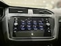Volkswagen Tiguan 1.5 TSI ACT R-line | Panoramadak | Massage | Adaptieve cruise control | Stoelverwarming |