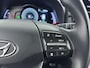 Hyundai Kona Electric EV Fashion 64 kWh | SoH 96,9% | Warmtepomp | 3-fasen | Dodehoek | Head-up display | Navigatie | Camera |