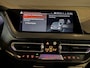 BMW 1-Serie 118i High Executive Edition M Pano/ Automatische stoelen/ H&K/ M Sportremsysteem/ 18"/ Stuurverwarming