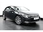 Volkswagen Golf 1.4 eHybrid Style l Elektr. Stoel incl Memory l Trekhaak Elektr. l Velours Bekleding l Stoelverwarming l Side Assist l Sensoren voor en achter l