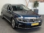 Volkswagen Passat VARIANT 1.4 TSI PHEV GTE BUSINESS NAVIGATIE ADAPTIVE CRUISE CONTROL CLIMATE CONTROL APPLE CARPLAY/ANDROID RIJSTROOKSENSOREN KEYLESS GO ACHTERUITRIJCAMERA UITKLAPBARE TREKHAAK ZEER MOOI !!