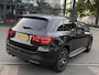 Mercedes-Benz GLC 300e 4MATIC Premium Plus VAN: € 43.900- VOOR: € 39.877,- UW HERFSTVOORDEEL: € 4.023,-| PANO| ELEKTRISCHE STOELEN MET MEMORY| ADAPTIVE CRUISE CONTROL| ELEK. TREKHAAK| SFEERVERLICHTING| ELEKTRISCHE ACHTERKLEP| 360 CAMERA| CARPLAY| | COMPLETE UITVOERING!|