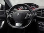 Peugeot 308 SW 1.2 PureTech Luxury Sport (GROOT NAVI, PANORAMADAK, CRUISE, CLIMATE, LM VELGEN, LANE ASSIST, GETINT GLAS, NIEUWE APK, NIEUWSTAAT)
